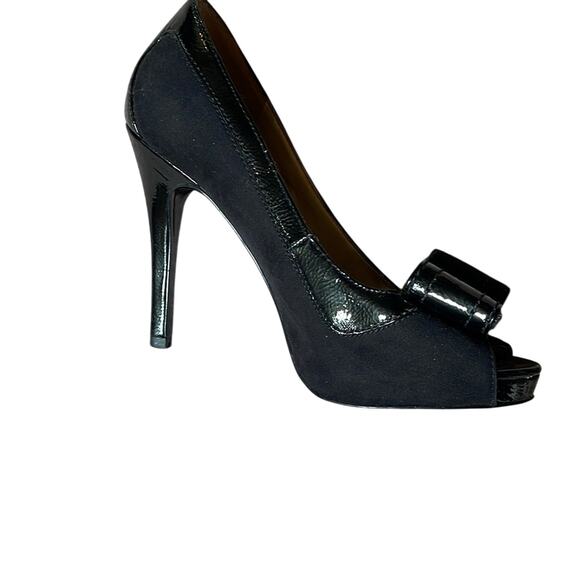 Nine West Black Leather and Suede Bow Front Heels. 5.5 - Picture 3 of 5